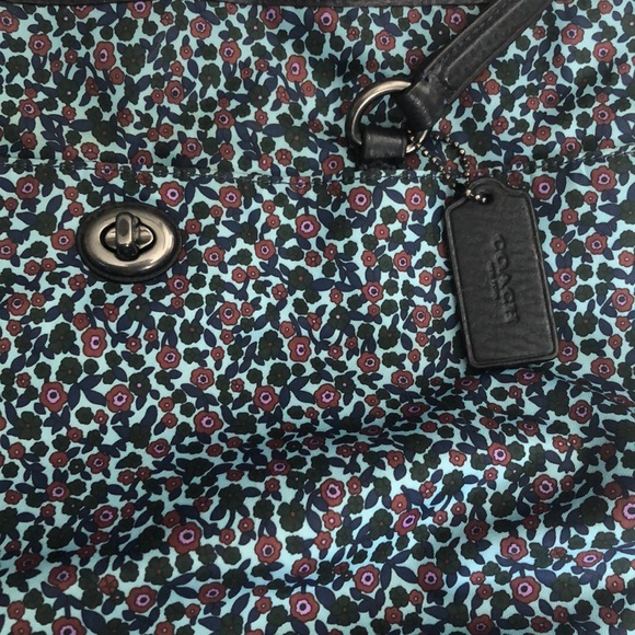 Coach Summer Handbag - Picture 3 of 5